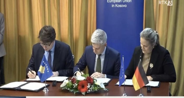 Kosova do të bëhet me impiant fotovoltaik diellor me kapacitet 100 MW(VIDEO)