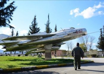 Balluku: Nëse shihet e nevojshme në bazën e NATO-s në Kuçovë mund të stërviten edhe ushtarët ukrainas