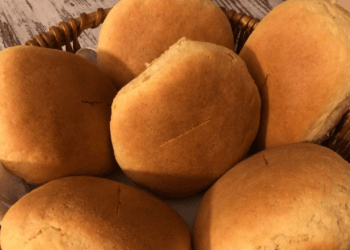 Bukë të vogla me miell misri e miell gruri, shije e aromë fantastike