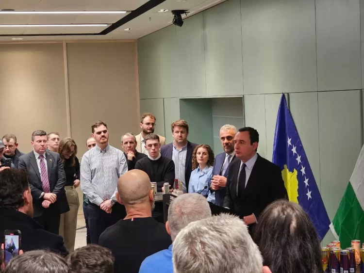 Kryeministri Kurti në Irlandë takon diasporën, diskutojnë për kthimin e trurit dhe bashkatdhetarëve në Kosovë