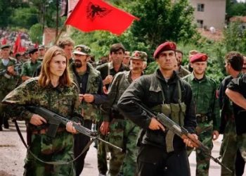 Ish-ushtarja e UÇK’së: Në luftë, mu dhurua armë nga vëllai për 8 Mars