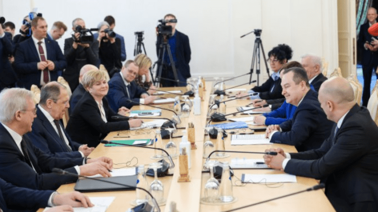 Daçiq në Moskë takohet me Lavrovin, flasin edhe për Kosovën