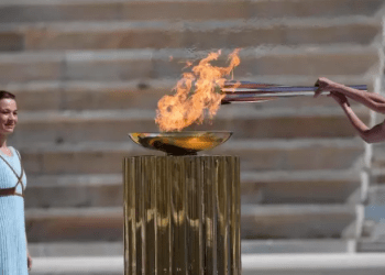 ‘Paris 2024’, pishtari me flakën olimpike udhëton në 3 oqeane