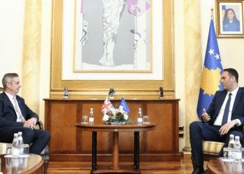 Konjufca takon ambasadorin e ri britanik, e uroi për detyrën e re