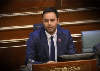 ‘Unë moti jam për zgjedhje’ Konjufca: Të ulemi me partitë të vendosim a është më mirë në verë a në vjeshtë?