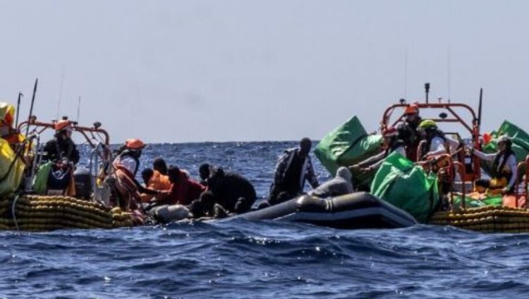 Përmbyset gomonia me emigrantë që ishin nisur drejt Italisë, 60 viktima