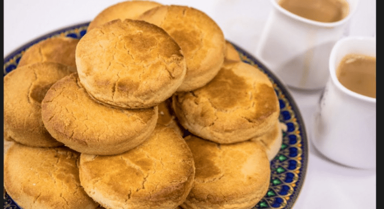 Biskota të shkrifta me tre përbërës, aromë e shije e pa rezistueshme