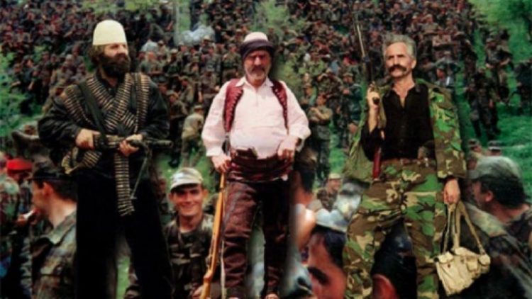 Kush ishte anëtari i parë i familjes Jashari që u vr*a dhe kur u shua komandati, Adem Jashari?