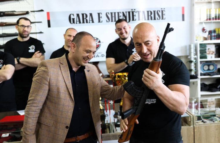 Për nder të Epopesë së Dukagjinit, Haradinaj me veteranë të UÇK-së marrin pjesë në Garën e Shenjëtarisë