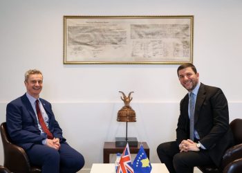 Krasniqi takon ambasadorin e ri britanik, dakordohen për thellimin e raporteve mes dy vendeve