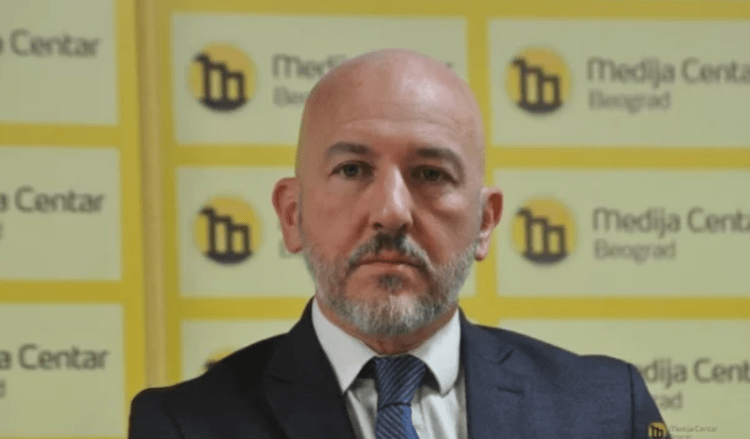 U aludua se pas nofkës fshihet Vuçiqi, gjyqtari serb: Do ta zbulojmë se kush është ‘Oscari i plotfuqishëm’