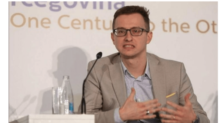 Mujanoviq: Lajm pozitiv largimi i Lajçakut