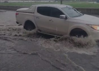 Reshjet e shiut shkaktojnë përmbytje në Durrës