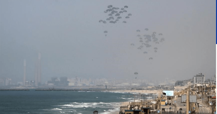 SHBA lëshon nga ajri pako me ndihma humanitare në veri të Gazës