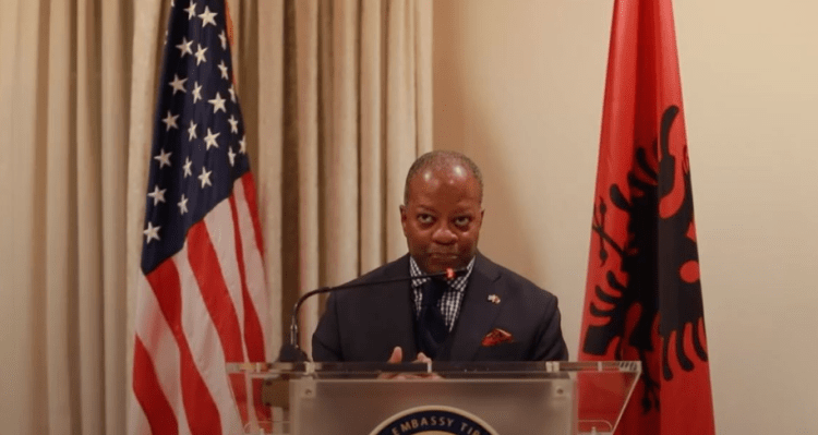 Takimi me kreun e SPAK, Zyrtari amerikan: Llogaridhënia një rrugë e vështirë, mos u dorëzoni!
