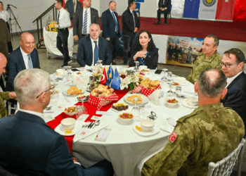 ‘Për paqe e siguri’,  Osmani shtron iftar për ushtarët e KFOR-it turk në Kosovë