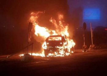 Obiliq: Vetura në lëvizje kaplohet nga zjarri