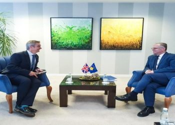 Bislimi priti ambasadorin e Mbretërisë së Bashkuar, Jonathan Hargreaves