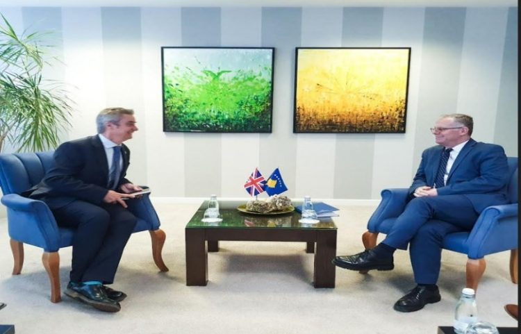 Bislimi priti ambasadorin e Mbretërisë së Bashkuar, Jonathan Hargreaves
