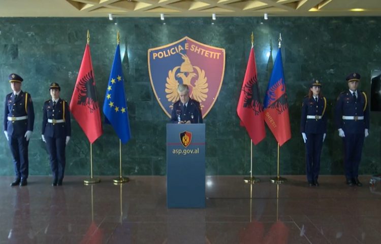 Shqipëri/Goditet rrjeti ndërkombëtar i trafikut me emigrantë, arrestohen 26 persona