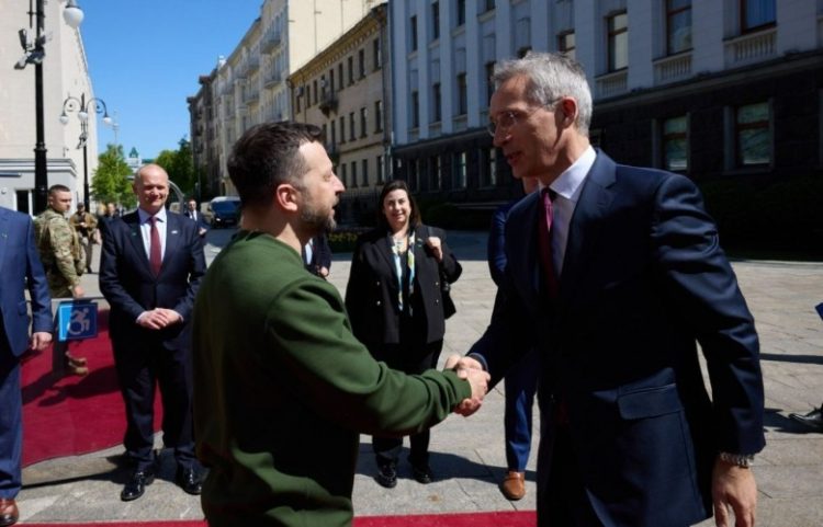 Sekretari i Përgjithshëm i NATO-s vizitë të paparalajmëruar në Kiev