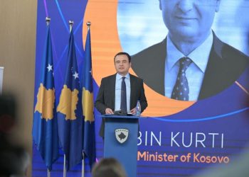 Fillon edicioni i parë i Shkollës për Diplomaci të Diasporës, merr pjesë edhe Kurti