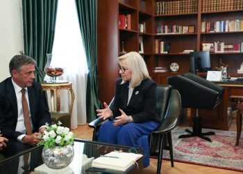 Nikolla takon Durmishin, flasin për ‘sfidën e madhe’ të votimit në KiE