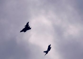 Franca armatos aleatin e Rusisë: Serbia afër një marrëveshjeje për të blerë avionë ushtarakë francez