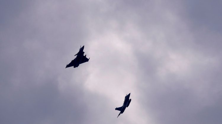 Franca armatos aleatin e Rusisë: Serbia afër një marrëveshjeje për të blerë avionë ushtarakë francez