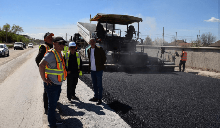 Nis asfaltimi i një segmenti në magjistralen Prishtinë-Podujevë, Durmishi: Deri verës do të jetë gati