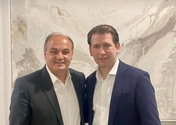 Hoxhaj në Austri takon “ish mikun” e tij, ish-kancelarin Kurz dhe deputetë austriakë