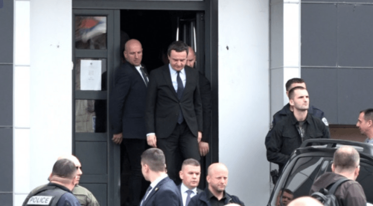 Kryeministri Kurti viziton Zubin Potokun e Leposaviqin