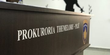 Dyshohet për dh*unë ndaj bashkëshortes, prokuroria kërkon arrestimin e xhudistit Akil Gjakova