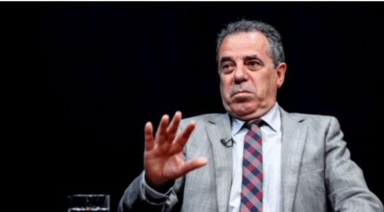 Publikoi fotografinë e një vajze nga komuniteti rom të ulur në karrigen e presidentes, Matoshi e quan Osmanin r*ciste, reagon presidenca