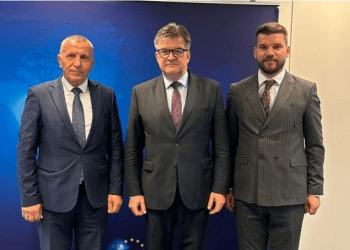 Lutfiu e Kamberi njoftojnë emisarin Lajçak me sfidat me të cilat ballafaqohen shqiptarët e Luginës