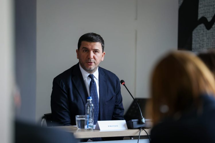 Krasniqi u kërkon përfaqësuesve të Këshillit të BE-së largimin e masave ndëshkuese ndaj Kosovës