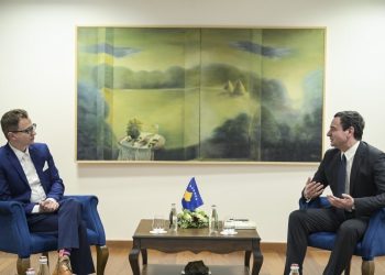 Kryeministri Kurti takoi analistin Mujanoviq, flasin për sigurinë rajonale dhe zhvillimet në Kosovë