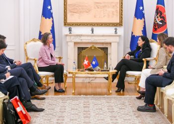 Osmani pret në takim Peneveyren, flasin rreth anëtarësimit të Kosovës në Këshillin e Evropës