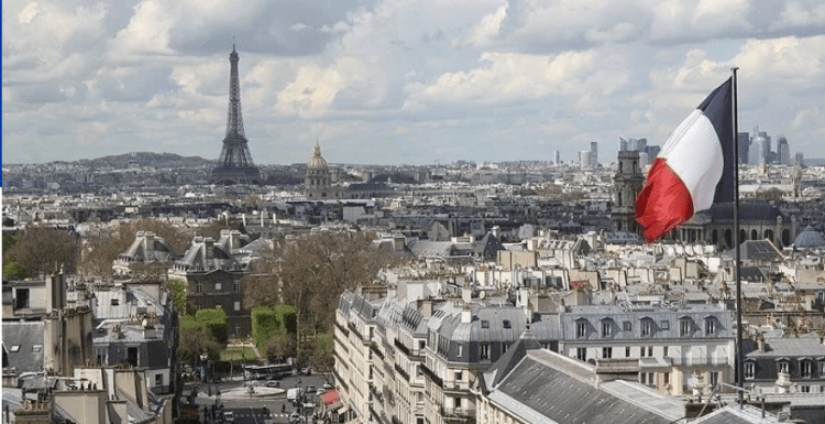 3 persona humbën jetën nga shpërthimi në një pallat në Paris