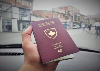 Zgjatet orari për pajisje me pasaporta e letërnjoftime, punohet edhe të shtunave