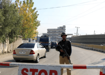 Autobusi rrëshqet e bie në kanal, humbin jetën rreth 17 pelegrinë në Pakistan