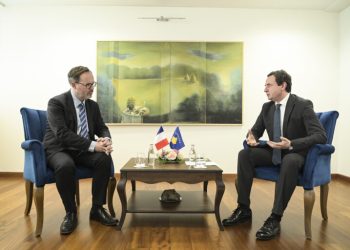 Kurti pret në takim Kryetarin e Komisionit për Çështje Politike dhe Demokraci, Bertrand Bouyx