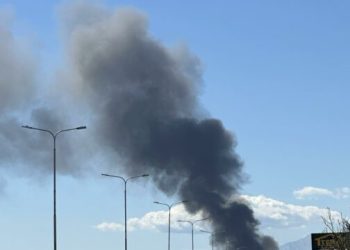 Përfshihet nga zjarri një depo në rrugën Prishtinë-Ferizaj, policia jep detaje