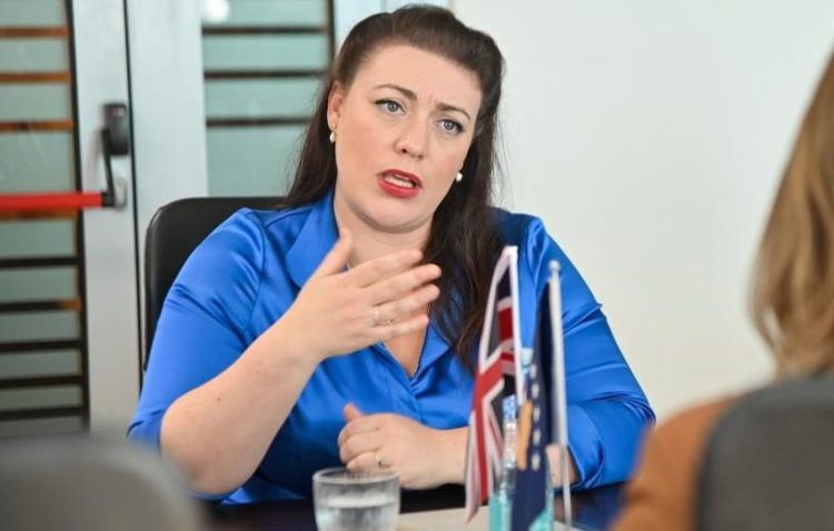 Deputetja britanike i reagon BE-së: Nuk keni çasje të balancuar kur bëhet fjalë për Serbinë