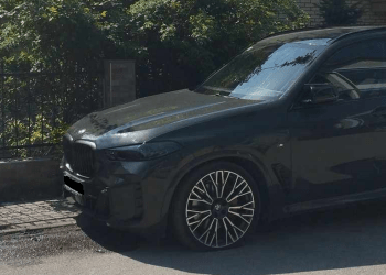 Cak i sulmit në Prishtinë reperi Noga, pamje nga shpërthimi (Foto)