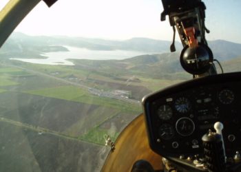 Rrëzohet helikopteri i Marinës filipineze, humbin jetën dy pilotë