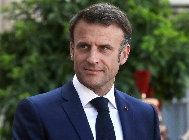 Macron paralajmëron Vuçiqin: Përgjegjësit e Banjskës të dalin para gjyqit për veprimet e tyre