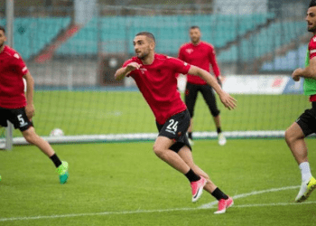 Ish-lojtari i kombëtares e mbyll 29 vjeç me futbollin