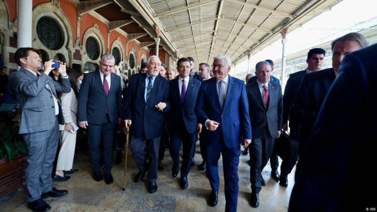 DW: Steinmeier vlerëson kontributin e turqve në Gjermani