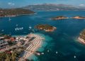 ‘Vijë bregdetare e mahnitshme’ ‘Travel off Path’: Shqipëria, destinacioni perfekt për pushime verore